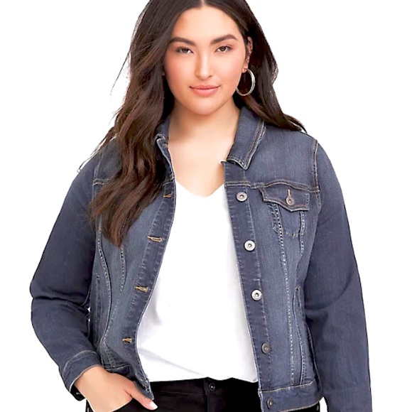 Jackets & Blazers - Classic Jean Jacket!